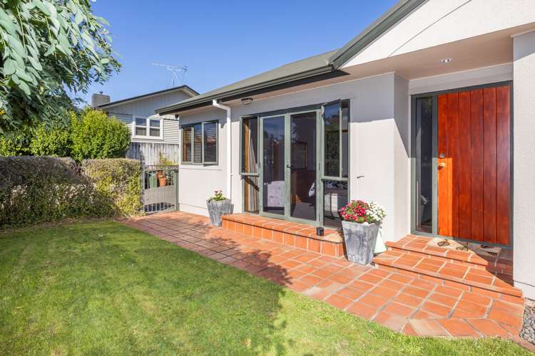 1 Sunnyhills Avenue Glenview_25