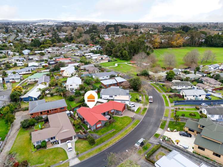 46 Lansdowne Crescent Glenview_23