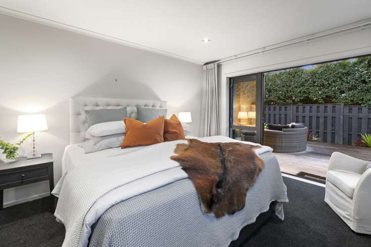 2/13 Muritai Road Milford_11