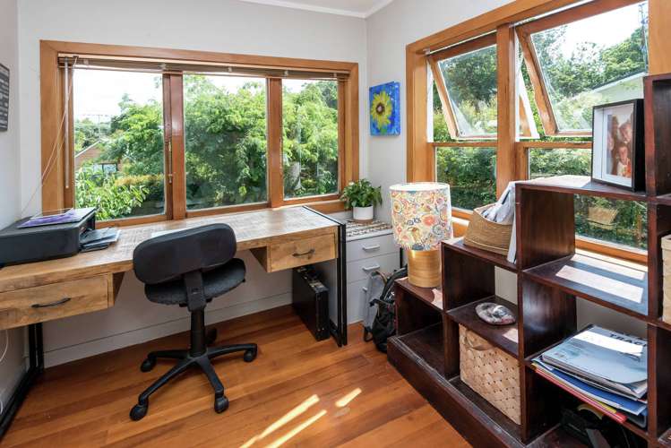 92 Beach Road Mellons Bay_21