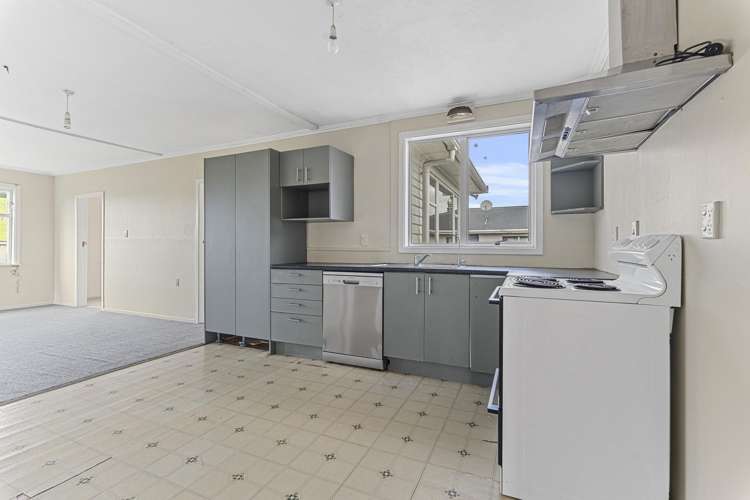 44 Egmont Road Waiwhakaiho_4