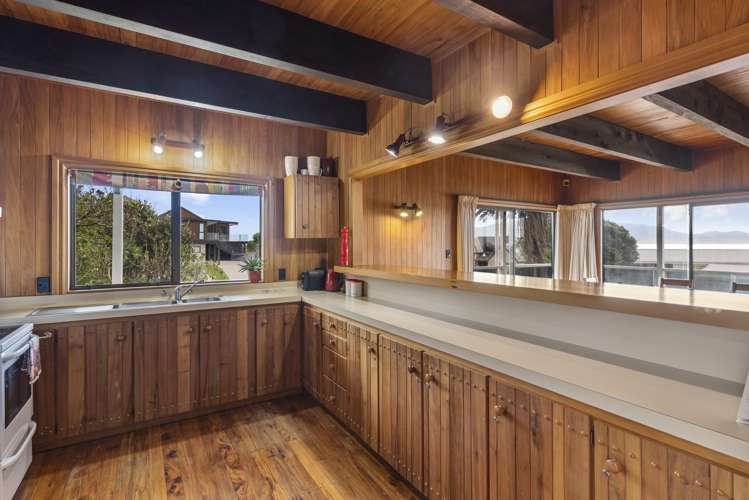 11 Waiheke Street Waikanae Beach_13