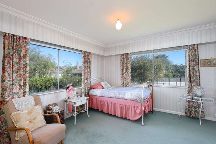 13 Neale Avenue Stoke_14