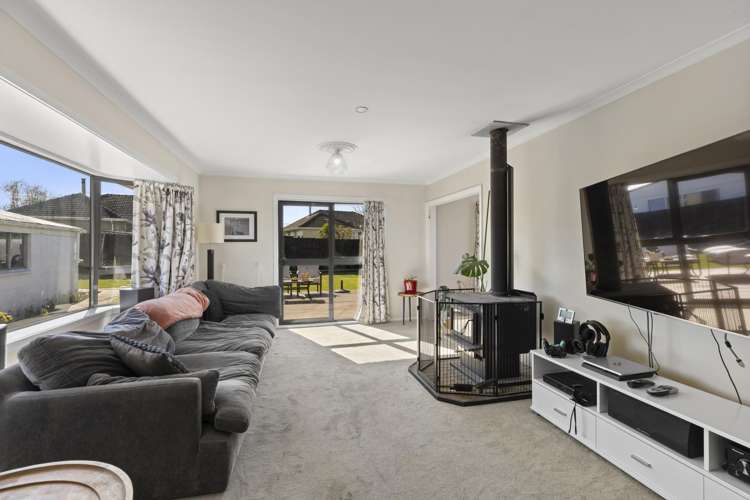 58 Sandown Crescent Aranui_3