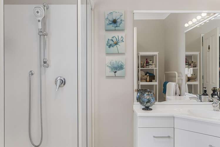 6 Downing Place Welcome Bay_14