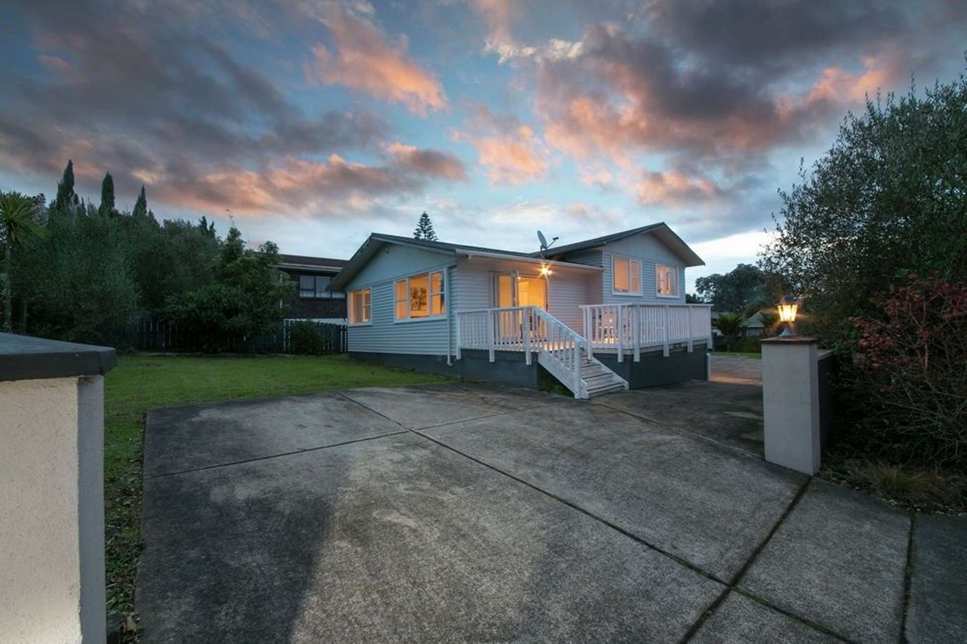 4202 Great North Road Glendene Waitakere City Houses for Sale