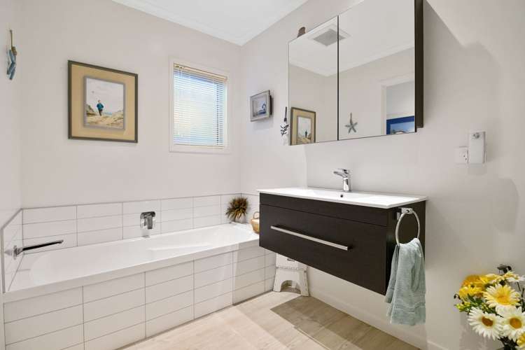 3 Brodie Lane Pauanui_23