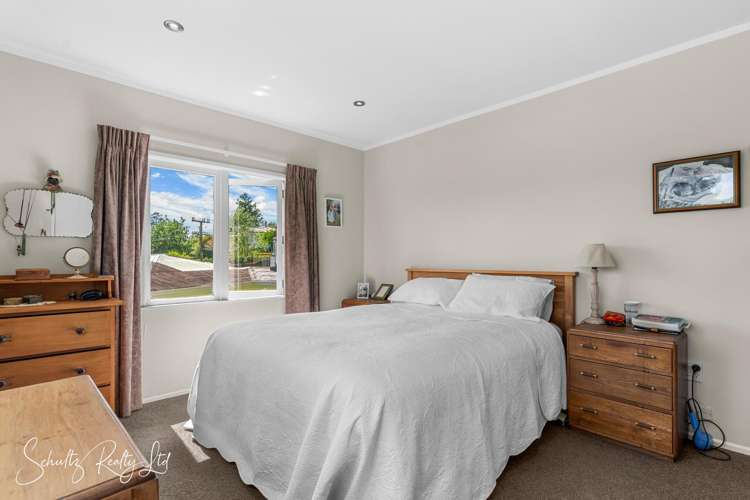 5A Whaka Street Maungaturoto_10