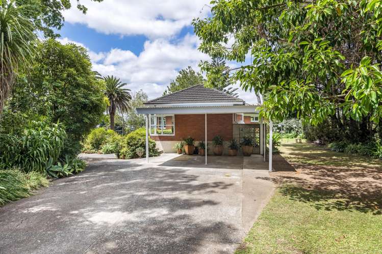 153 and 153a Waipuna Road East Mt Wellington_11
