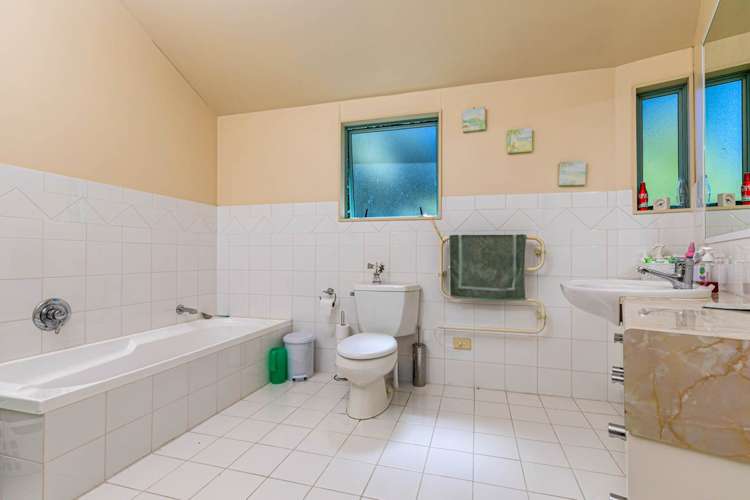 4/92 Churchill Road Murrays Bay_14