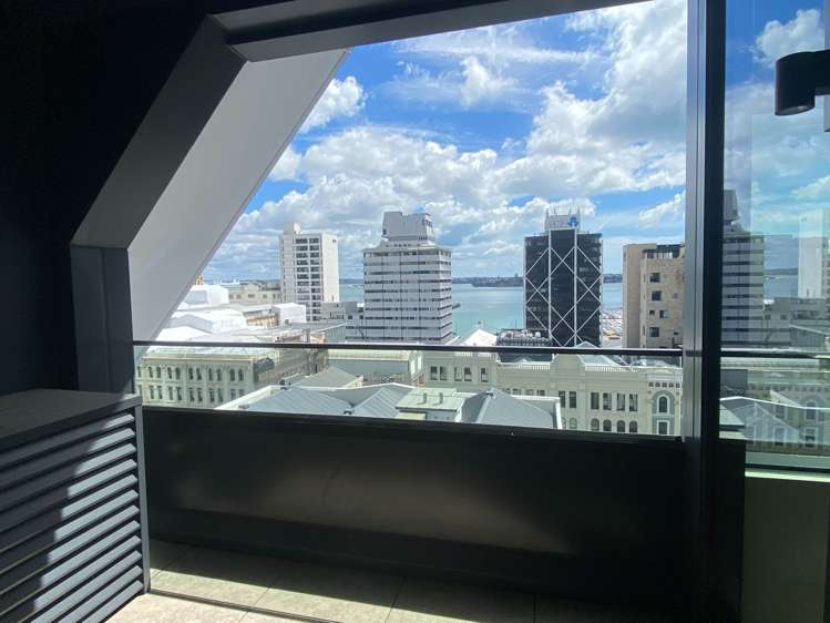 902/10 Commerce Street City Centre_12