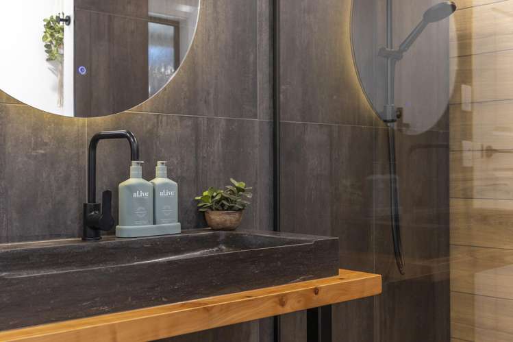 44B Crosland Road South Head_41