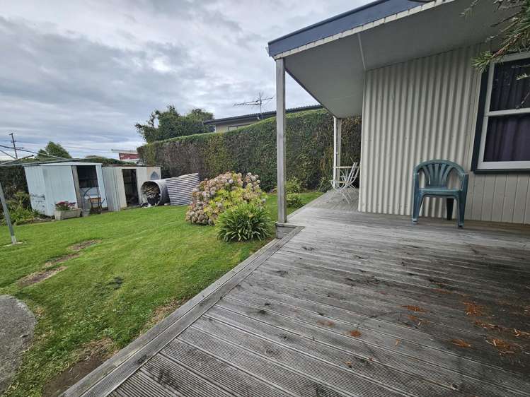 1 Ngaio Street Kaka Point_24