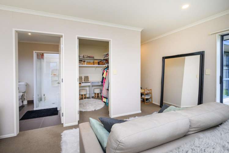 161 Pacific Drive Fitzherbert_11