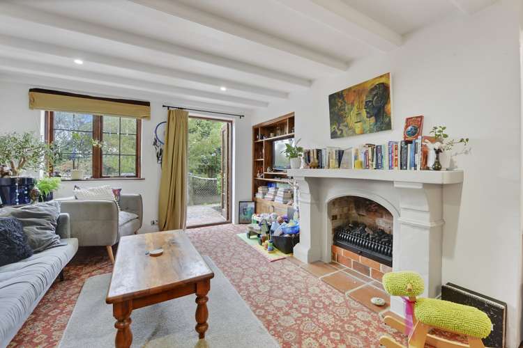 2/7 Quiet Woman Way Monaco_5