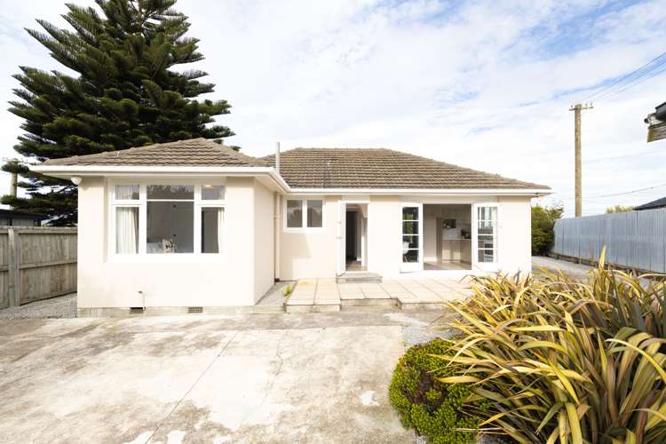 413 Breezes Road Aranui_13
