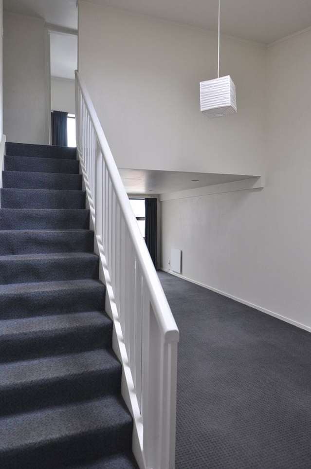 8/408 The Esplanade Island Bay_3