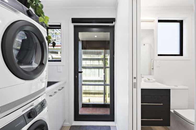 2/85 Elizabeth Street Mount Victoria_12