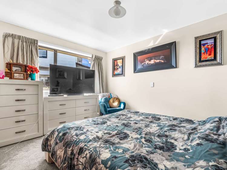 7 Burton Place Owhata_12