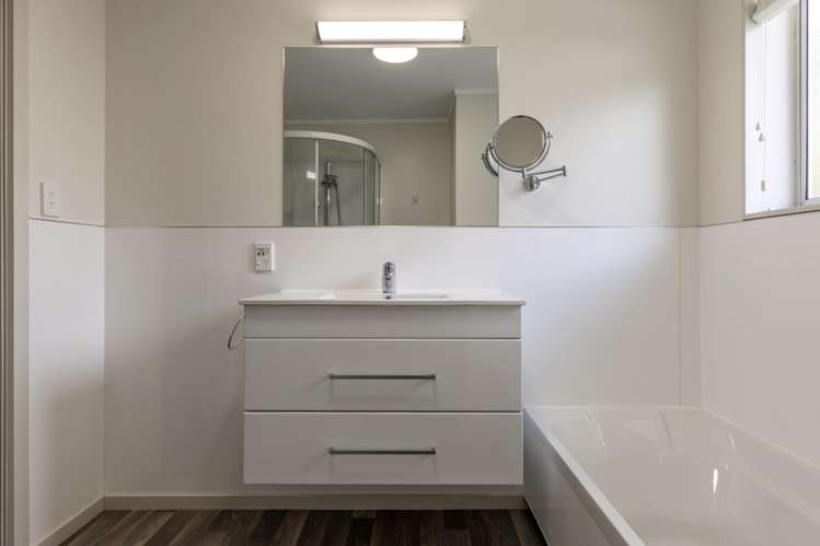 23 Kereru Street Two Mile Bay_20