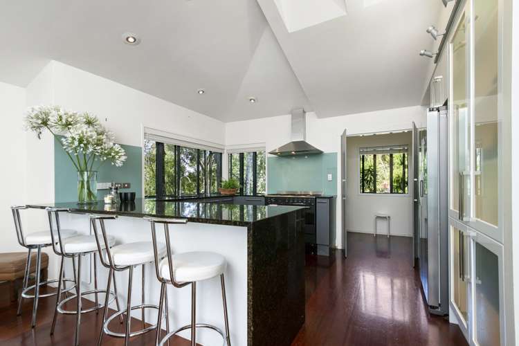 13 Kaurimu Rise Titirangi_7