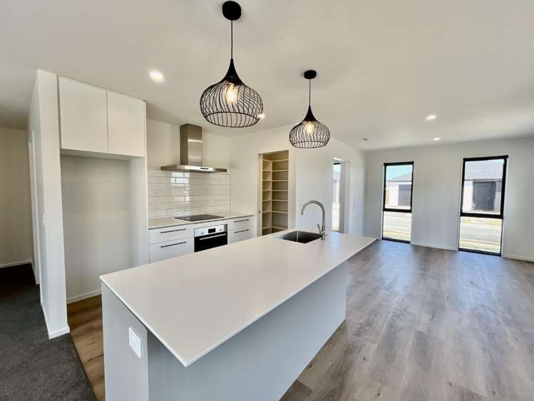 6 Isaacs Lane 11103_1