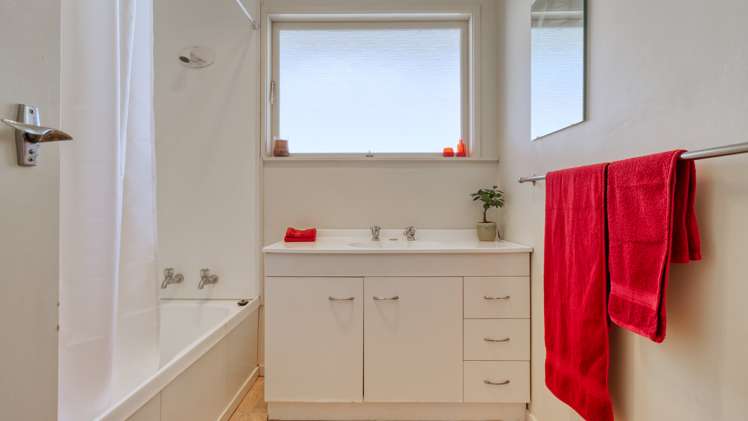 1 Barron Crescent Fenton Park_12