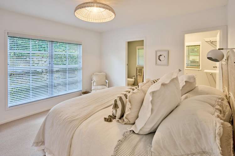 3 Corrondella Grove Belmont_10