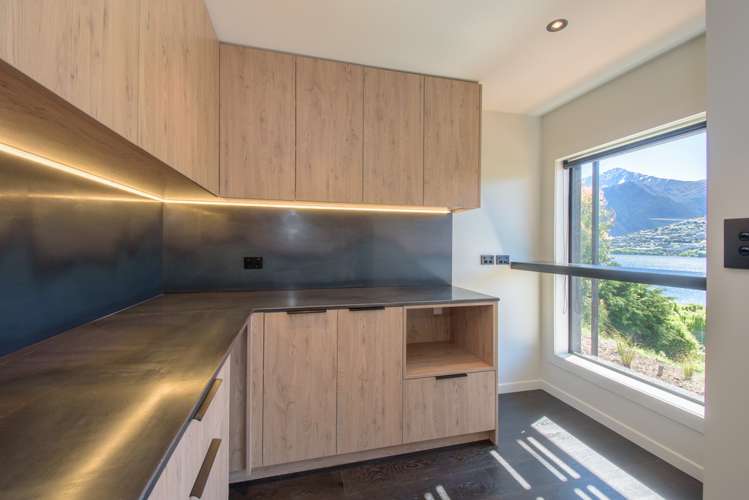 548 Peninsula Road Kelvin Heights_14