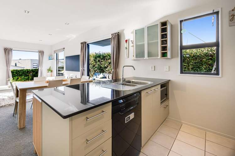 16/40 Scarlet Oak Drive Schnapper Rock_6