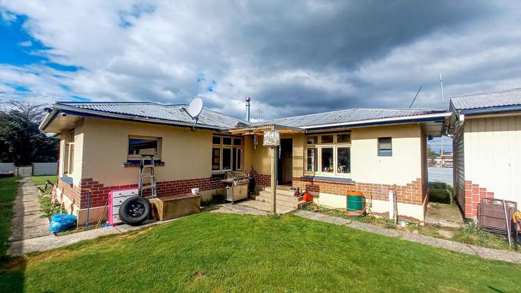 21 Main Road Tuatapere_10