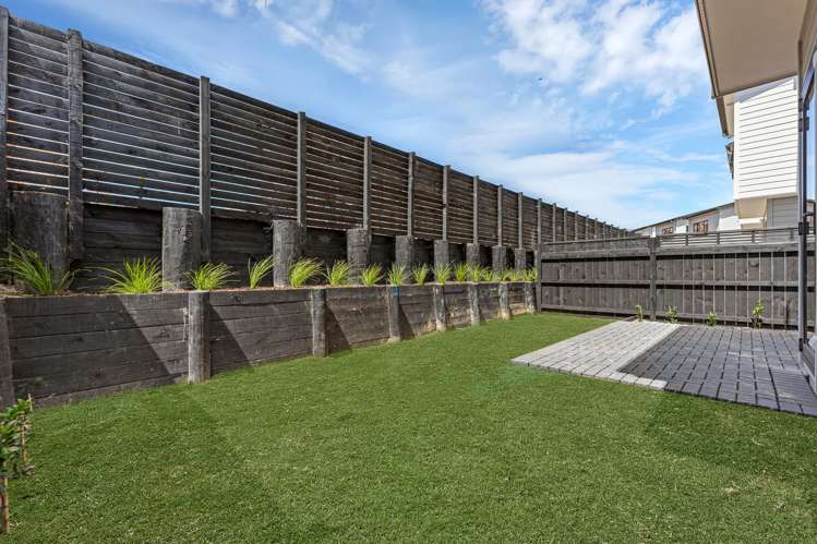 17 Greenbrier Street Westgate_13