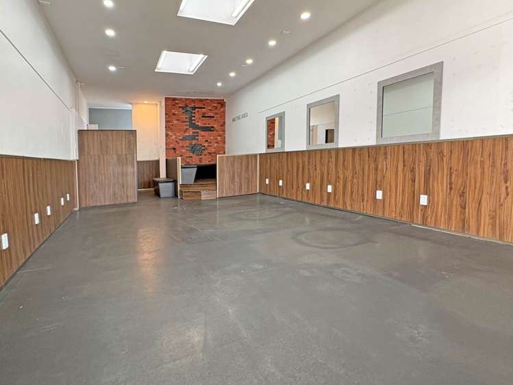 77 Queens Road Panmure_1