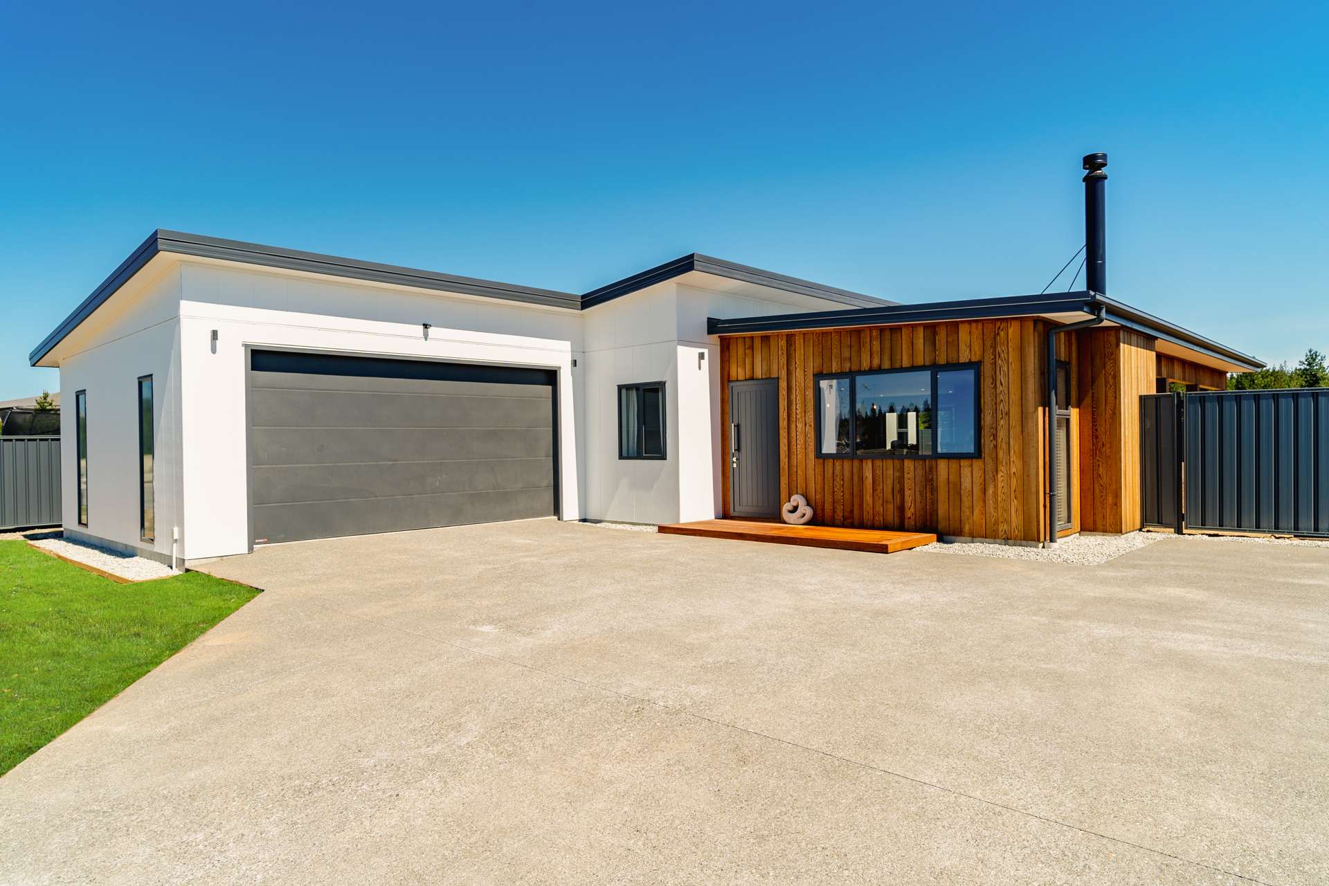 2 Canal Place Twizel_0