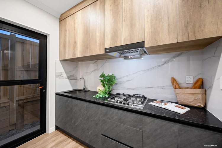 8 Teitei Rise Flat Bush_5