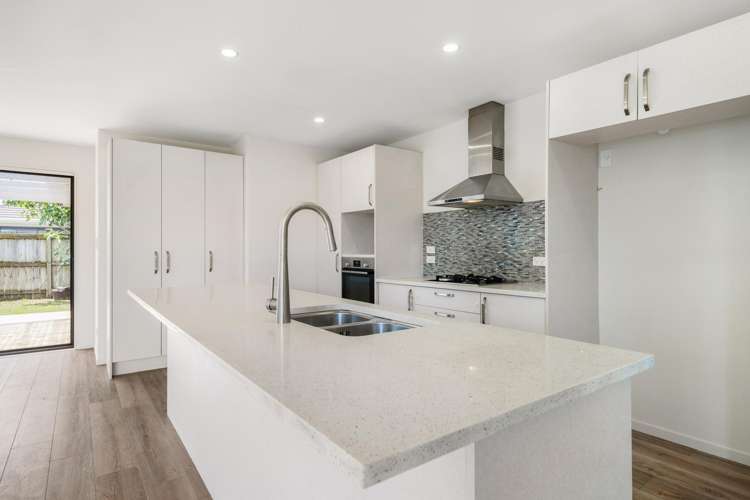 6 Biplane Street Takanini_15