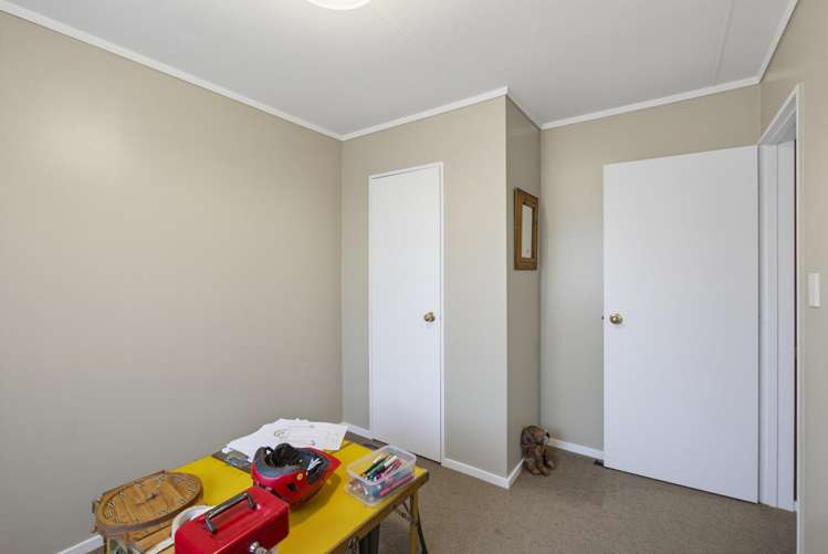 13 Douglas Street Levin_26