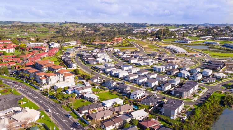 13 Couldrey Crescent Red Beach_23