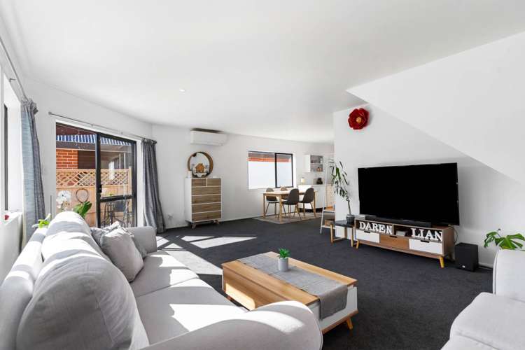 15/37 Fields Parade Oteha_4