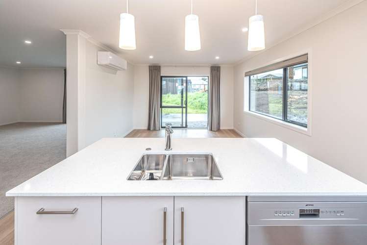 32 Tirimoana Place Otamatea_2