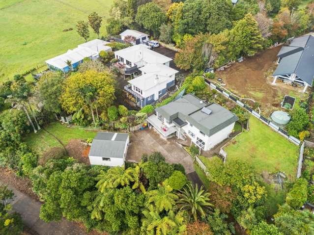 Big Spacious Home plus sea views !