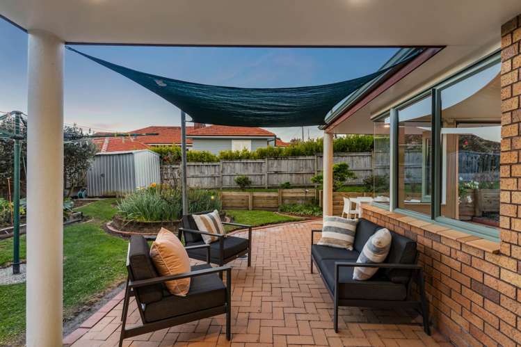 492 Beach Road Murrays Bay_18