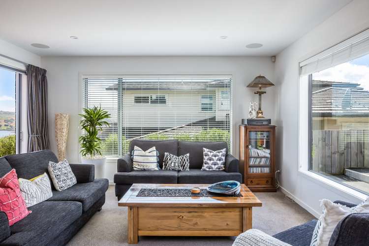 127 Endeavour Drive Whitby_10