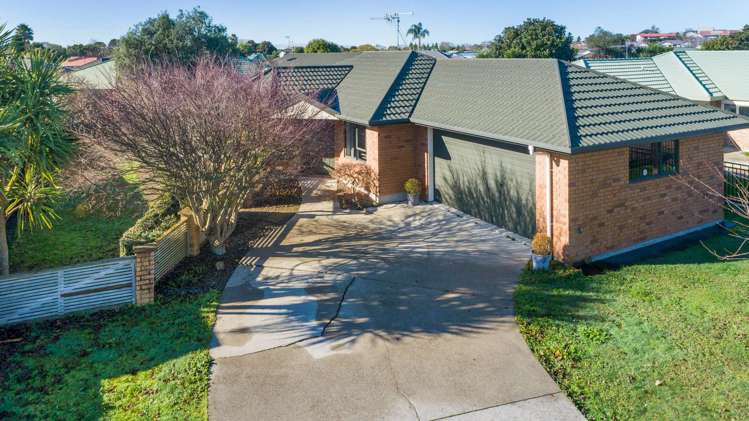 19 Farnborough Drive Nawton_12