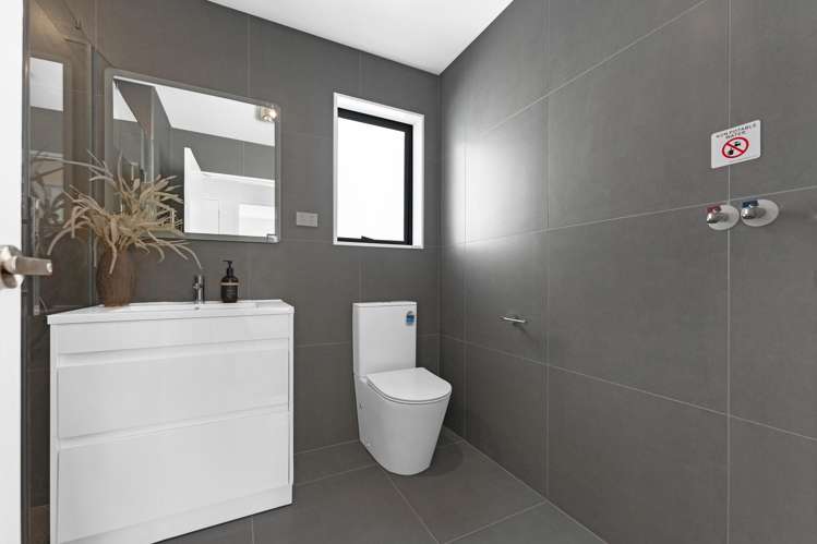 9 Greenbrier Street Westgate_13