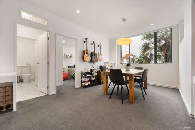 2I/71-75 Lorne Street City Centre_4