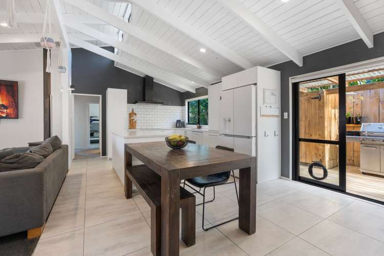 113 Vipond Road Stanmore Bay_4