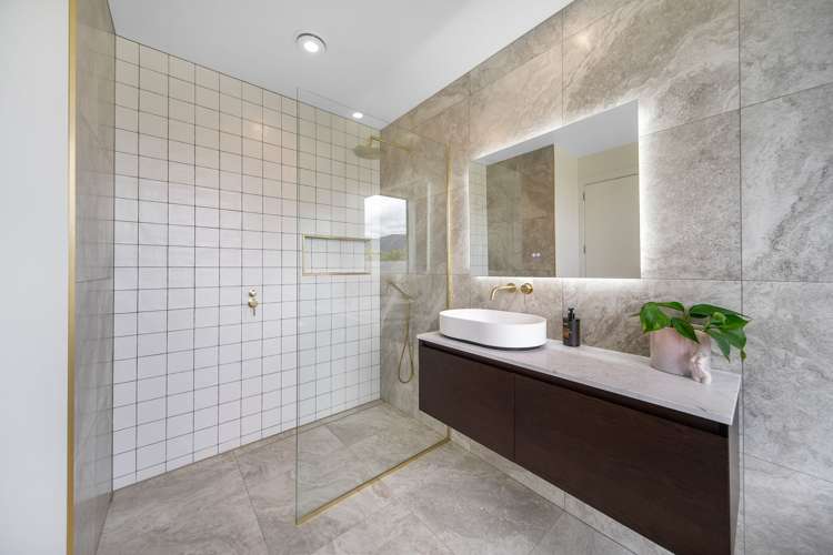 49 Pukutahi Drive Te Anau_24