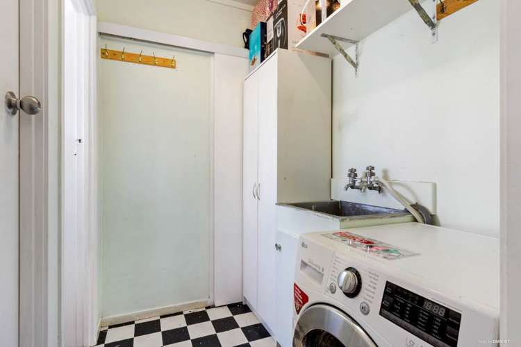 1/134 Edmonton Road Te Atatu South_7