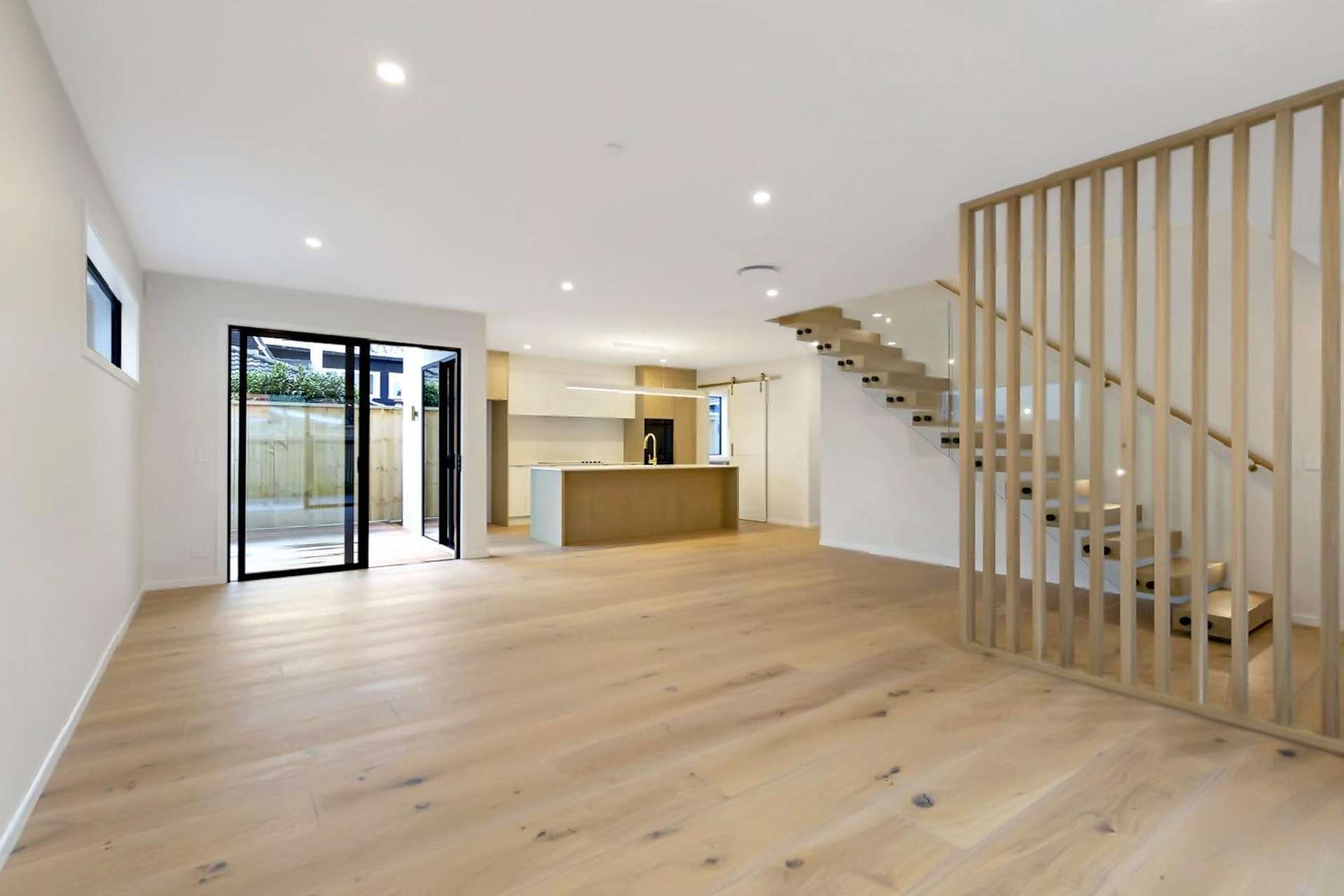 B/8 Maire Street 1378_0
